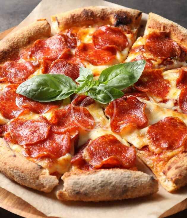 Pepperoni basil pizza